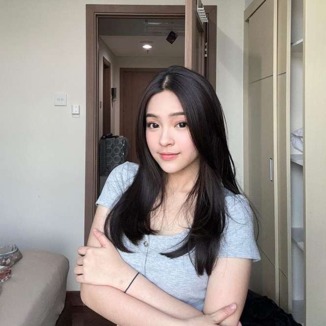 7 Potret Eca Aura yang Kocak Abis, Dianggap Netizen Seperti Kakak-Adik dengan Surya Insomnia