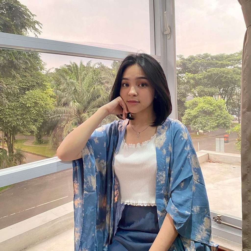 7 Potret Eca Aura yang Kocak Abis, Dianggap Netizen Seperti Kakak-Adik dengan Surya Insomnia