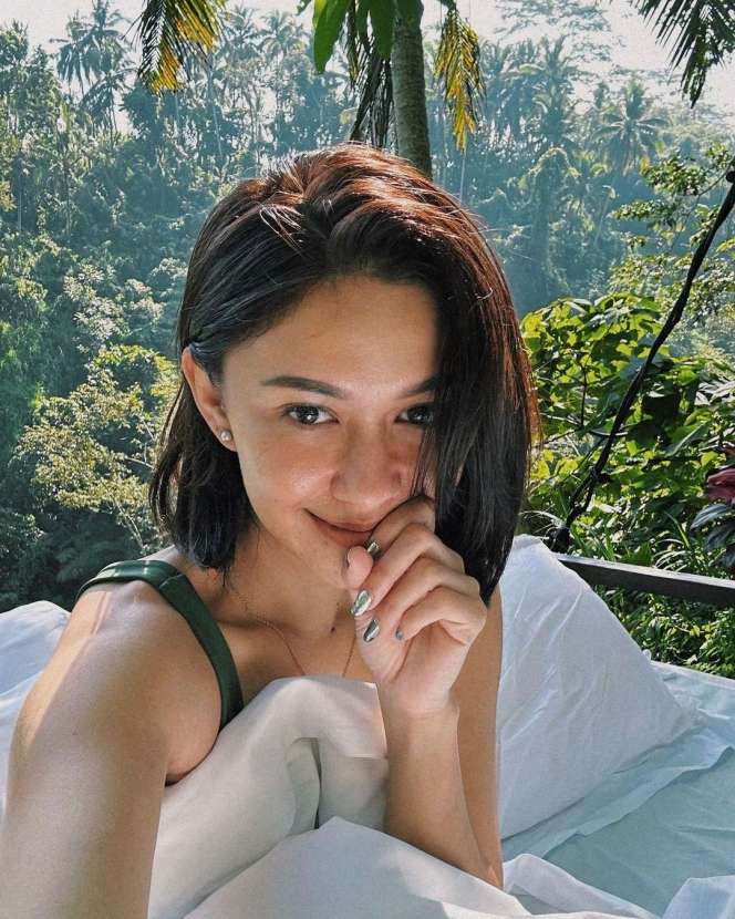 Jalani Pola Hidup Sehat, Intip Potret Nana Mirdad yang Punya Body Goals