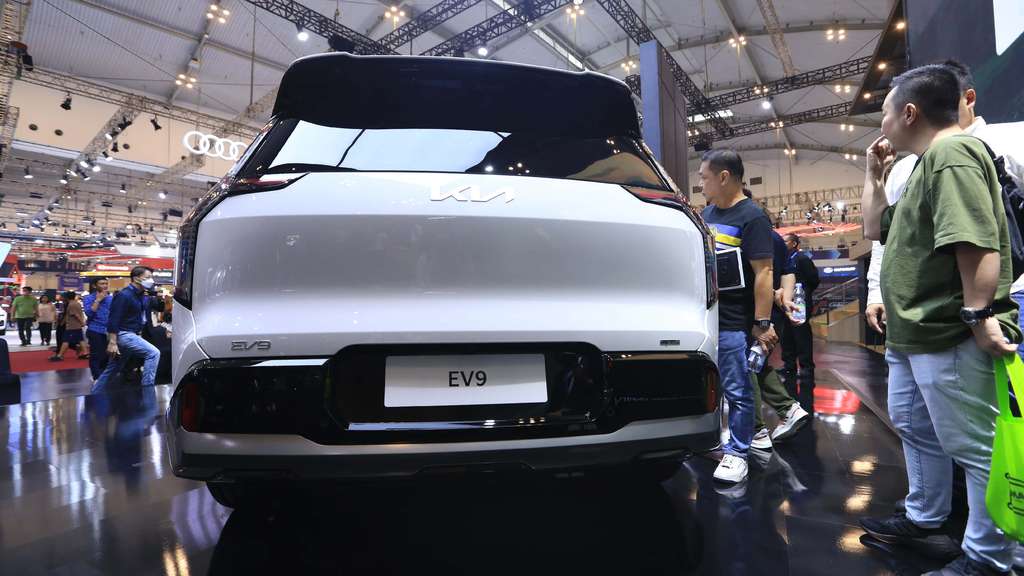 Debut di GIIAS 2023, Mobil Listrik Kia EV9 GT-Line Dibanderol Rp1,9 Miliar