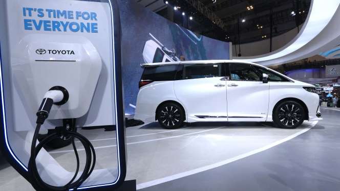 Toyota Alphard Anyar Mejeng di GIIAS 2023, Lebih Panjang