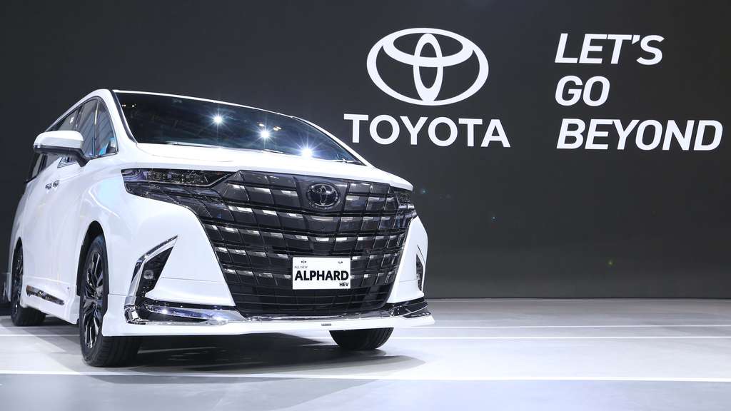 Toyota Alphard Anyar Mejeng di GIIAS 2023, Lebih Panjang