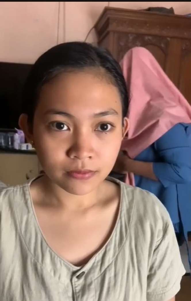 MUA Ini Pakai Base Makeup Setebal Tepung di Wajah Pengantin, Tak Disangka Hasilnya Malah Bikin Melongo!
