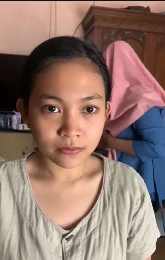 MUA Ini Pakai Base Makeup Setebal Tepung di Wajah Pengantin, Tak Disangka Hasilnya Malah Bikin Melongo!