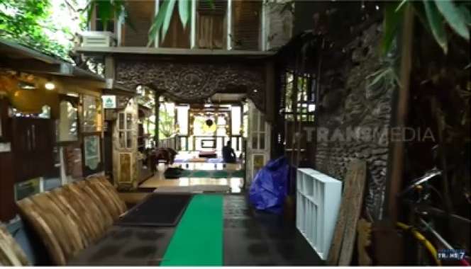 10 Potret Rumah Dik Doank yang Super Unik dan Nyeni Banget, Banyak Furniture Disulap dari Barang Rongsok