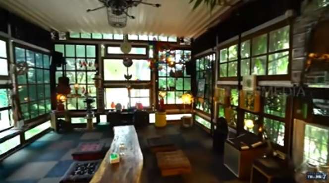 10 Potret Rumah Dik Doank yang Super Unik dan Nyeni Banget, Banyak Furniture Disulap dari Barang Rongsok