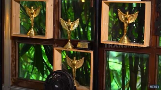 10 Potret Rumah Dik Doank yang Super Unik dan Nyeni Banget, Banyak Furniture Disulap dari Barang Rongsok