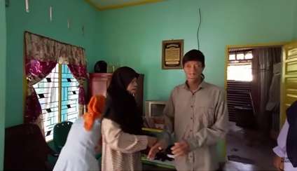House Tour Rumah Keluarga Manurung di Desa, Pas Lihat Dalamnya...