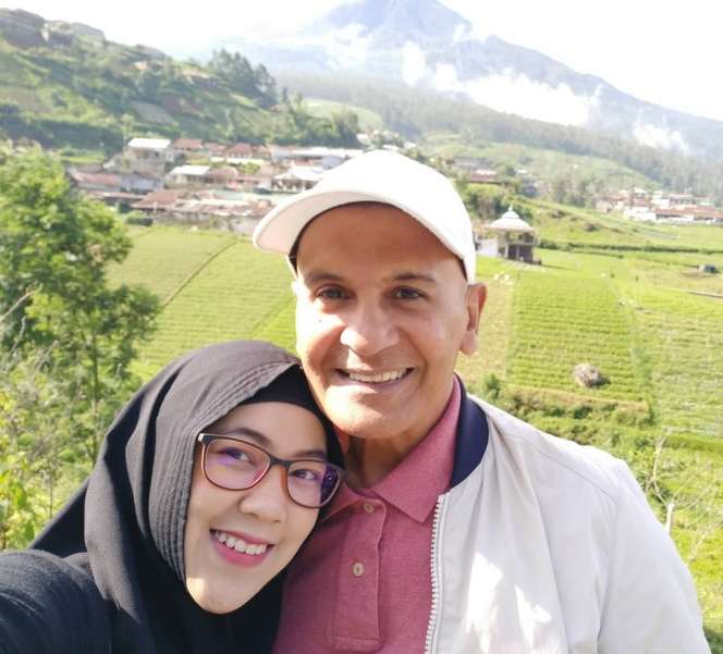 Beda Usia 20 Tahun Lebih, 7 Pasangan Ini Nyatanya Hidup Langgeng, Paling Akhir Sampai Tunjukkan Surat Cerai Bukti Masih Single