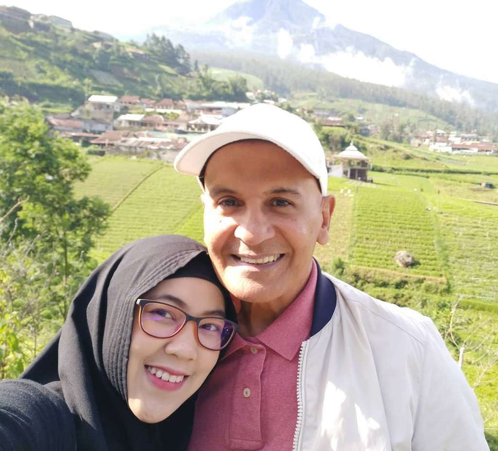 Beda Usia 20 Tahun Lebih, 7 Pasangan Ini Nyatanya Hidup Langgeng, Paling Akhir Sampai Tunjukkan Surat Cerai Bukti Masih Single