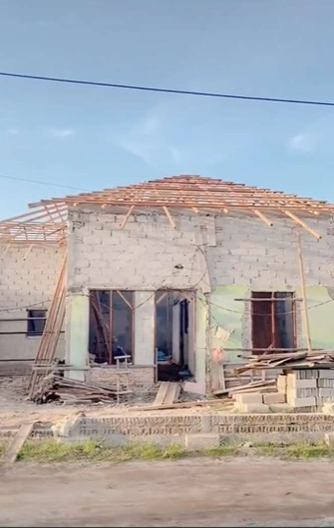 Transformasi Rumah Bekas Sederhana Usai Direnovasi, Desain Terbarunya Bikin Melongo, Bak Langit dan Bumi!