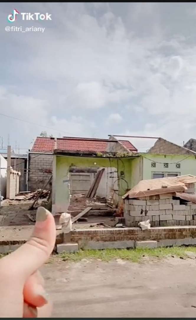 Transformasi Rumah Bekas Sederhana Usai Direnovasi, Desain Terbarunya Bikin Melongo, Bak Langit dan Bumi!