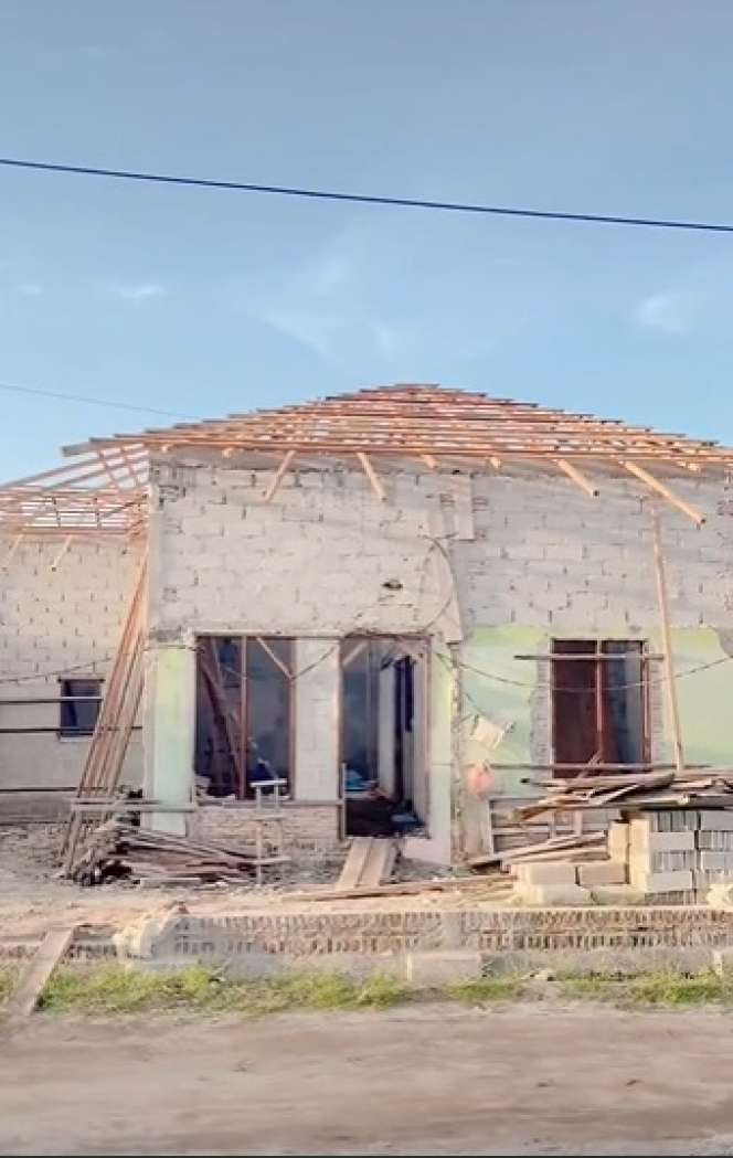 Transformasi Rumah Bekas Sederhana Usai Direnovasi, Desain Terbarunya Bikin Melongo, Bak Langit dan Bumi!