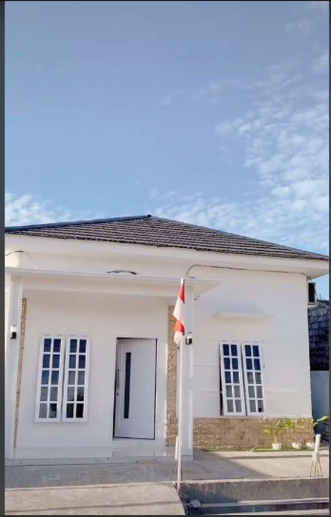 Transformasi Rumah Bekas Sederhana Usai Direnovasi, Desain Terbarunya Bikin Melongo, Bak Langit dan Bumi!