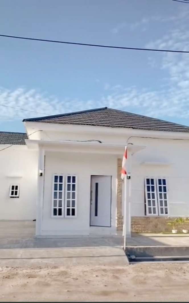 Transformasi Rumah Bekas Sederhana Usai Direnovasi, Desain Terbarunya Bikin Melongo, Bak Langit dan Bumi!