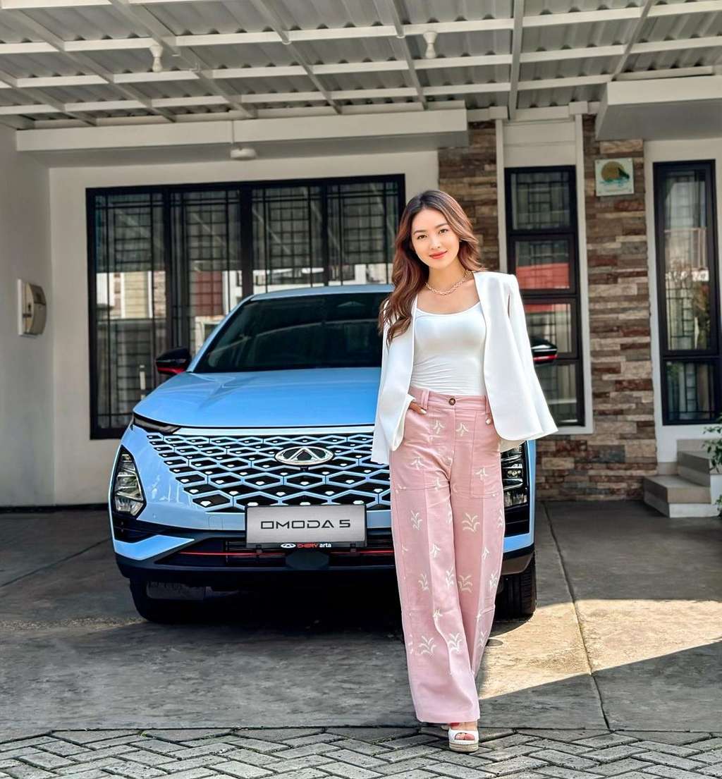 Potret Natasha Wilona yang Makin Body Goals, Pakain Outfit Apa Aja Cocok!