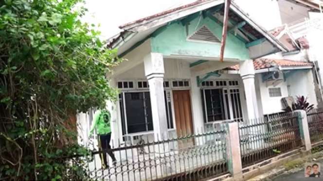 Beda 180 Derajat! Inilah 7 Potret Rumah Artis sebelum Tajir Melintir, Ada yang Cuma Ngontrak Sepetak