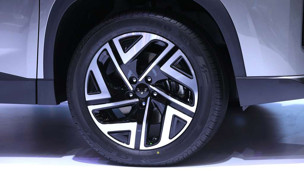 Wuling New Almaz RS Makin Gagah, Harga Tak Semahal dari Model Sebelumnya