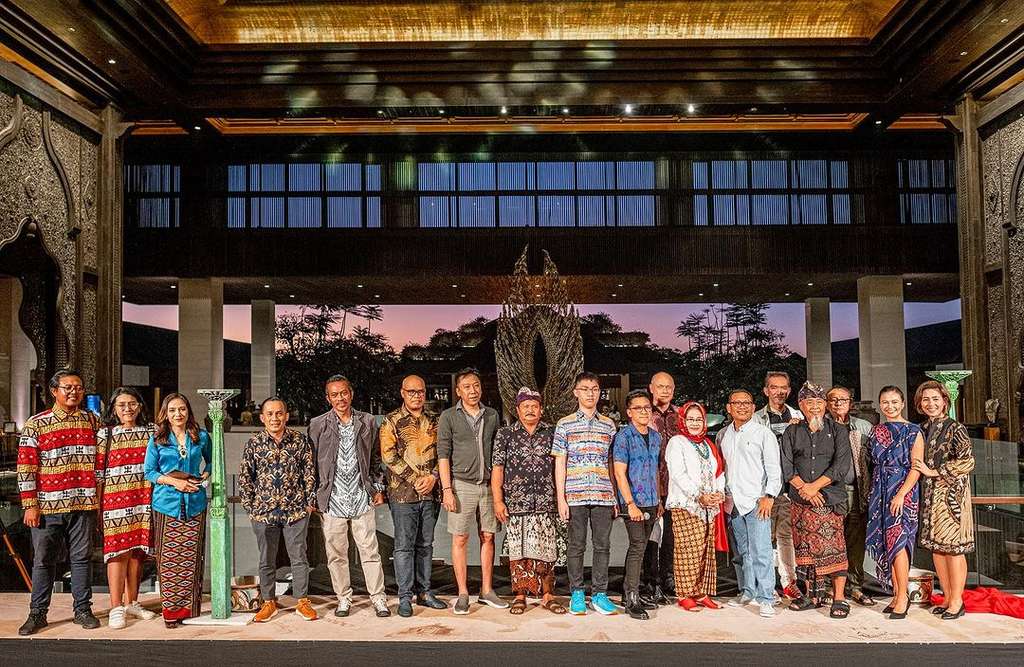 Mengintip Karya Seniman Indonesia di The Land of Art