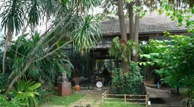 9 Potret Rumah Unik Dwi Sasono dan Widi Mulia, Tiap Sudutnya Artistik Banget, Apalagi Ruang Makannya yang Bikin Tercengang
