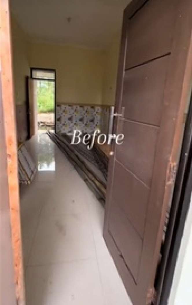 6 Potret Rumah Kecil Direnovasi Jadi Estetik dan Elegan, Ruang Tamunya Juara Banget untuk Nongki-Nongki Seru