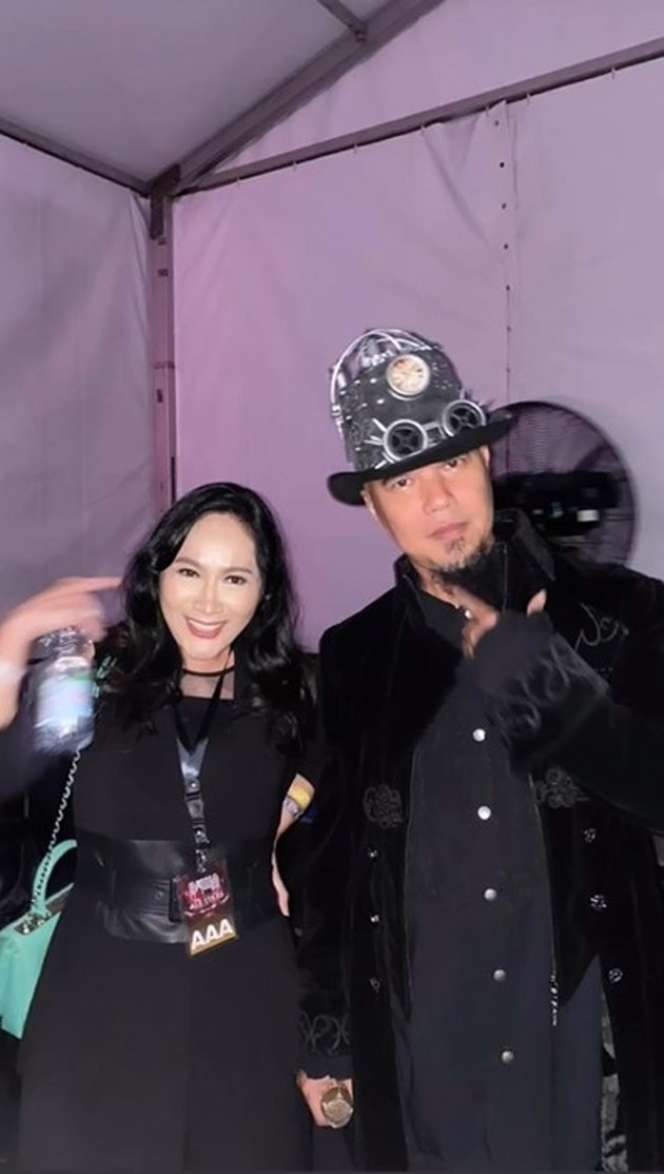 Potret Pungky Sukmawati Mantan Pacar Ahmad Dhani, Bahagia Bisa Foto Bareng Dengan Sang Mantan 