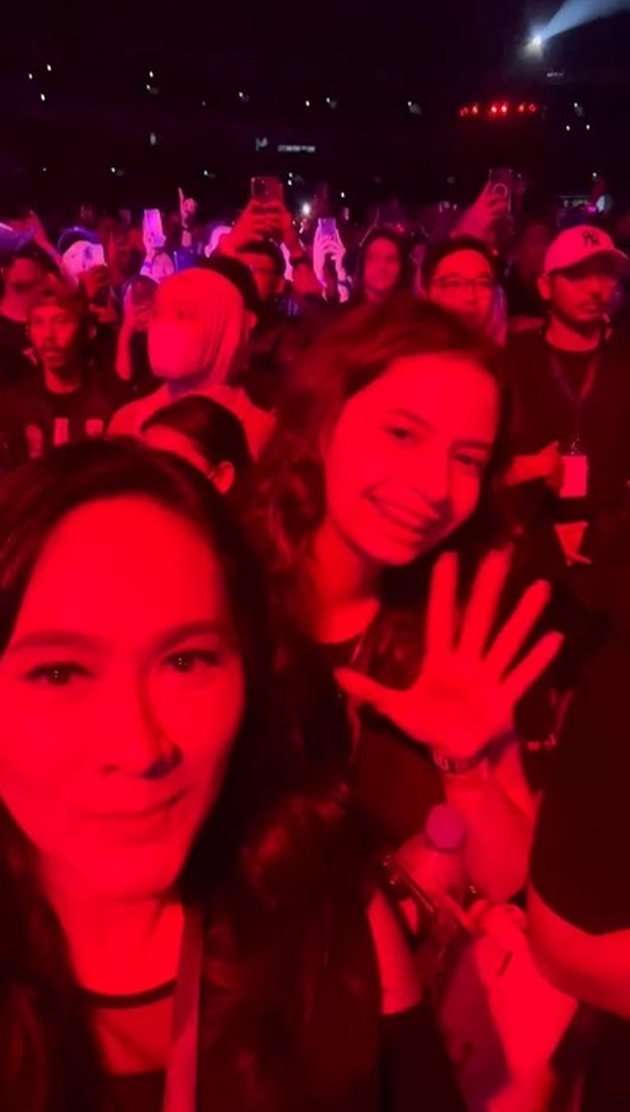 Potret Pungky Sukmawati Mantan Pacar Ahmad Dhani, Bahagia Bisa Foto Bareng Dengan Sang Mantan 