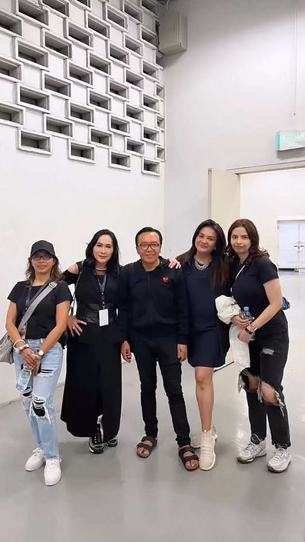 Potret Pungky Sukmawati Mantan Pacar Ahmad Dhani, Bahagia Bisa Foto Bareng Dengan Sang Mantan 