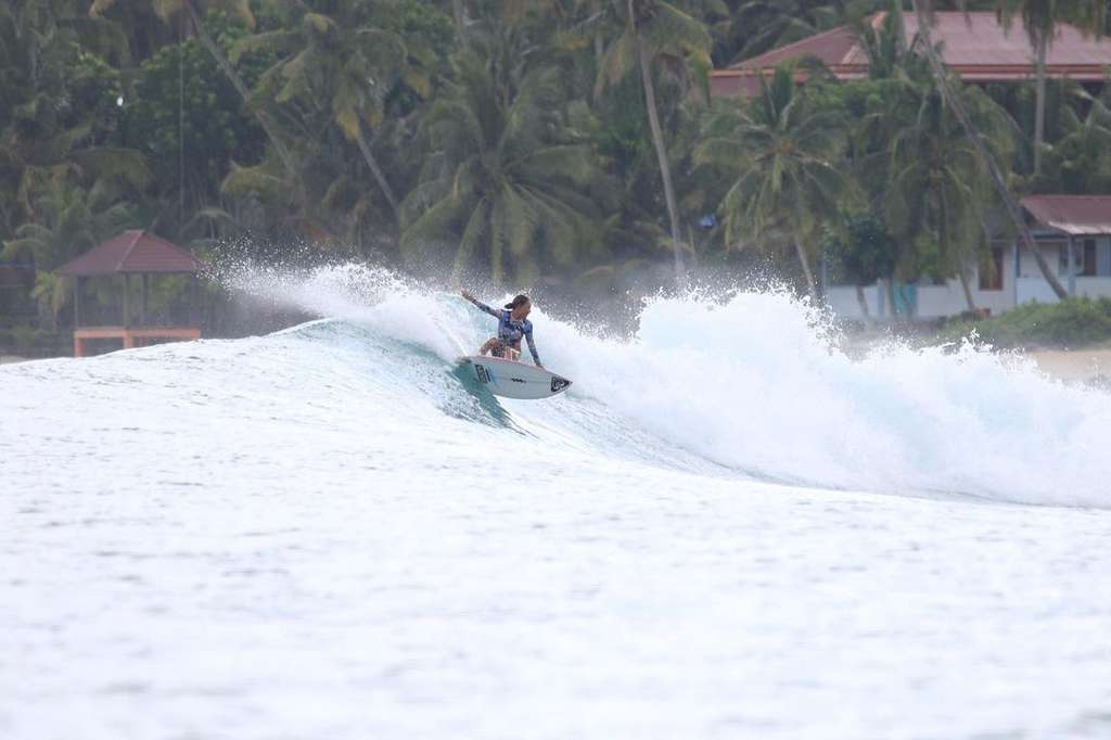 Jarang Tersorot! Potret Suri Jabrik Keponakan Luna Maya yang Jago Surfing