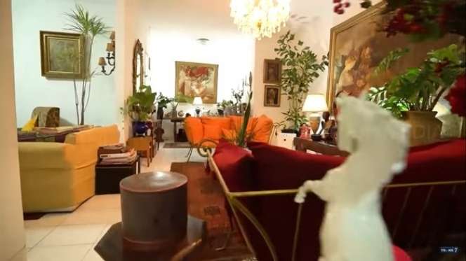 Potret Rumah Masa Kecil Ivan Gunawan, Mewah Banget pada Zamannya