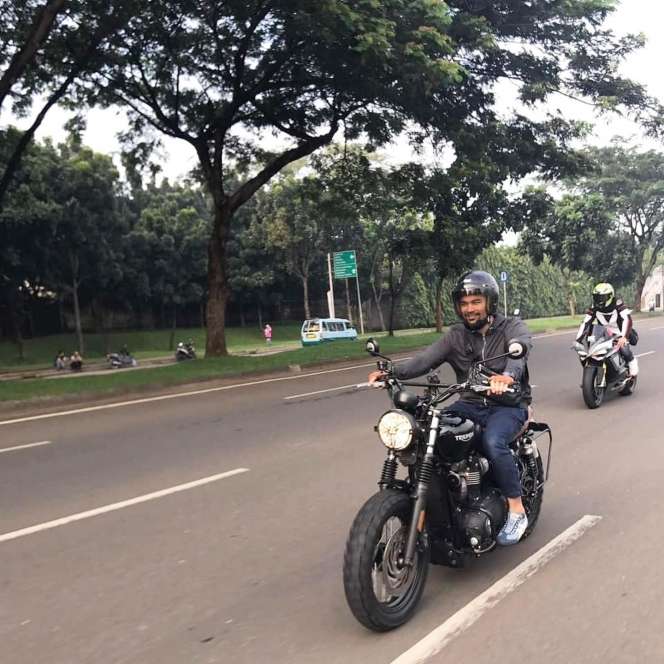 Bukannya Terharu, Aktor Tampan Ini Malah Tahan Tawa Saat Temani Istri Melahirkan, Ternyata Alasannya Random Banget!