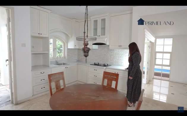 House Tour Rumah Mewah Laudya Cynthia Bella yang Dijual Rp8 Miliar