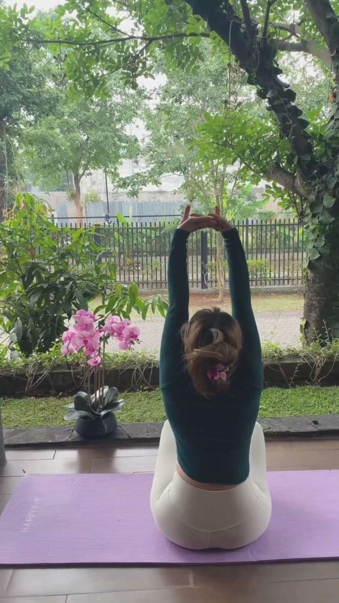Potret Vanesha Prescilla saat Olahraga Yoga, Netizen Julid Tubuhnya Disebut Berubah!