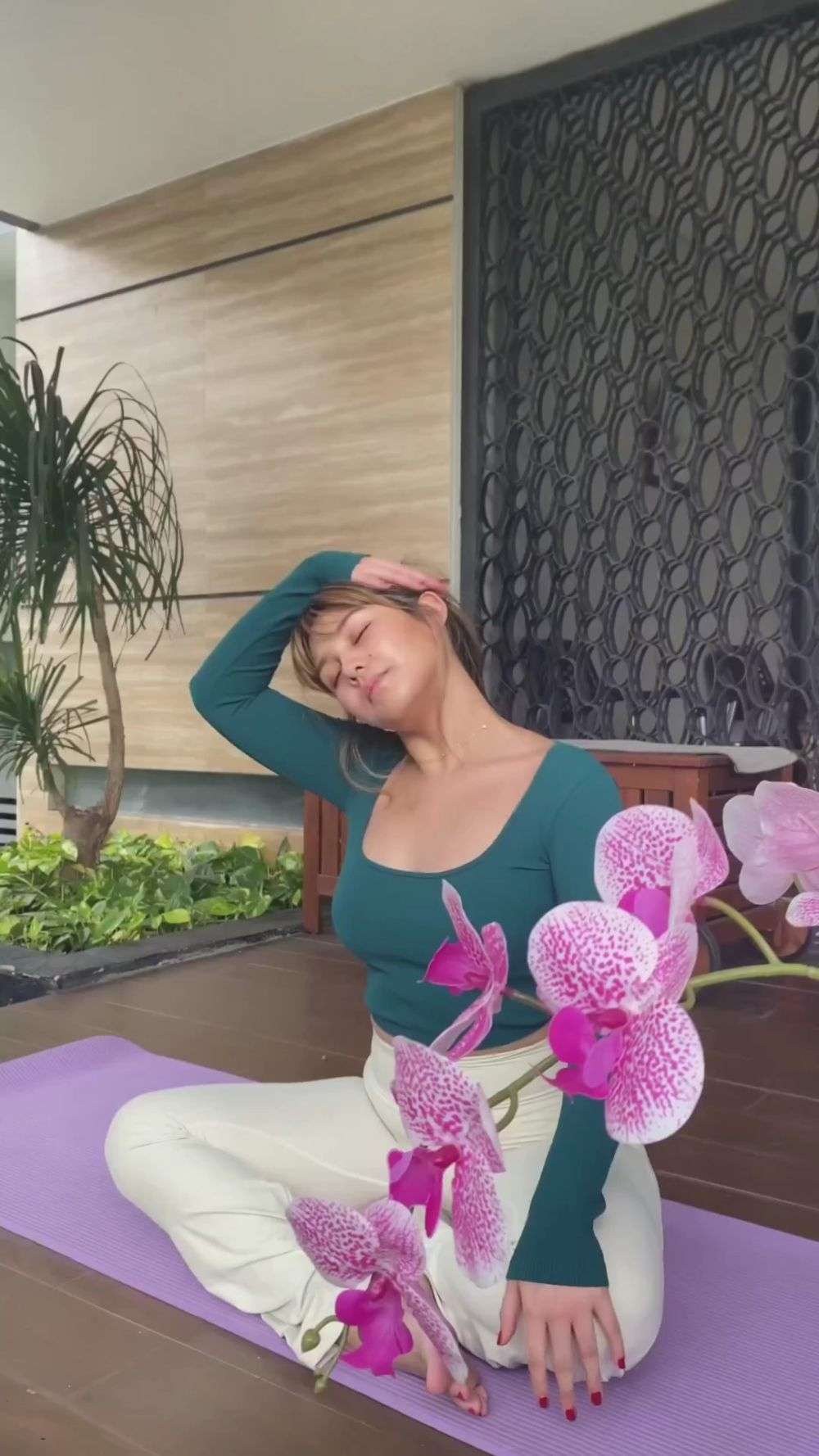 Potret Vanesha Prescilla saat Olahraga Yoga, Netizen Julid Tubuhnya Disebut Berubah!