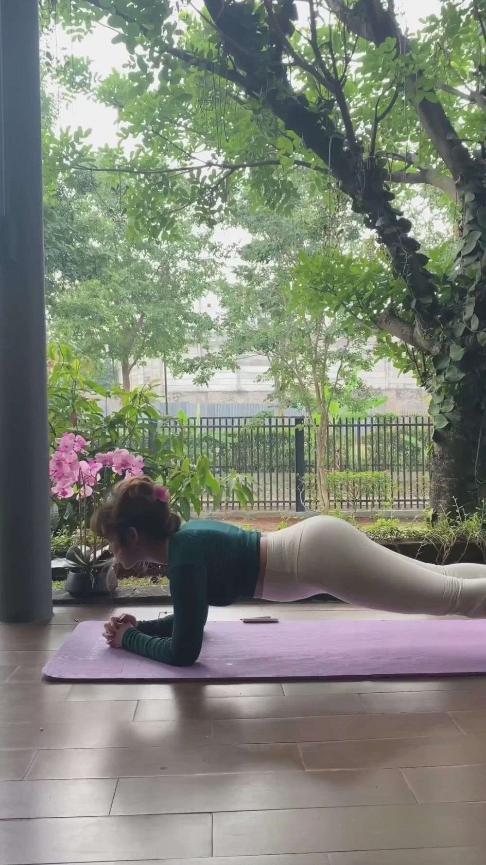 Potret Vanesha Prescilla saat Olahraga Yoga, Netizen Julid Tubuhnya Disebut Berubah!