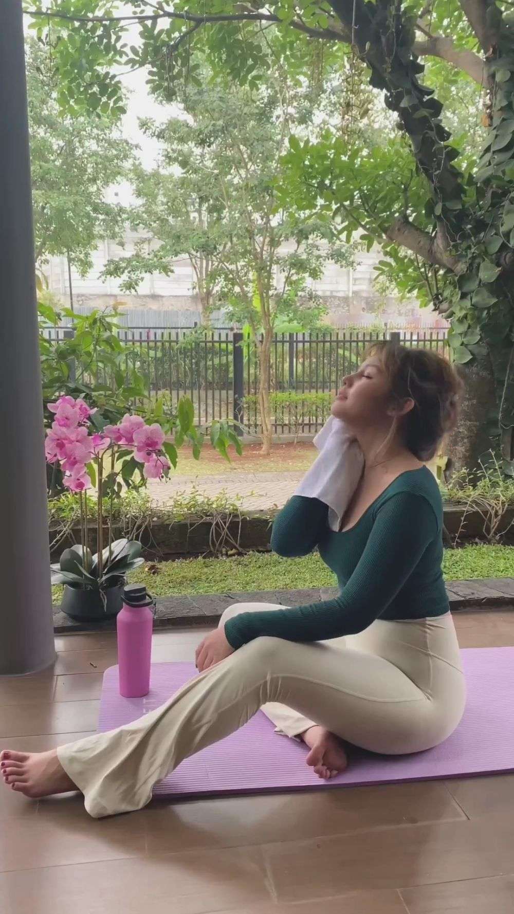 Potret Vanesha Prescilla saat Olahraga Yoga, Netizen Julid Tubuhnya Disebut Berubah!