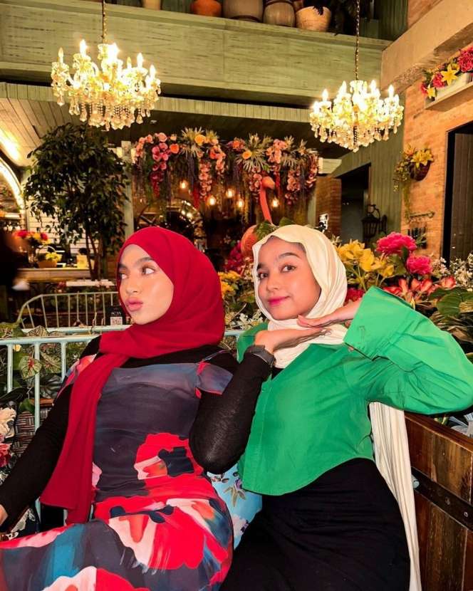 Potret Oklin Fia dan Kembarannya Isna Anggita, Ternyata Sempat Berpisah Bertahun-Tahun