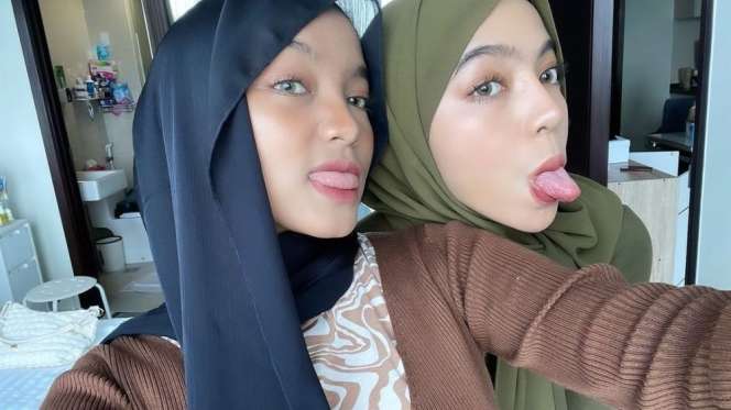 Potret Oklin Fia dan Kembarannya Isna Anggita, Ternyata Sempat Berpisah Bertahun-Tahun