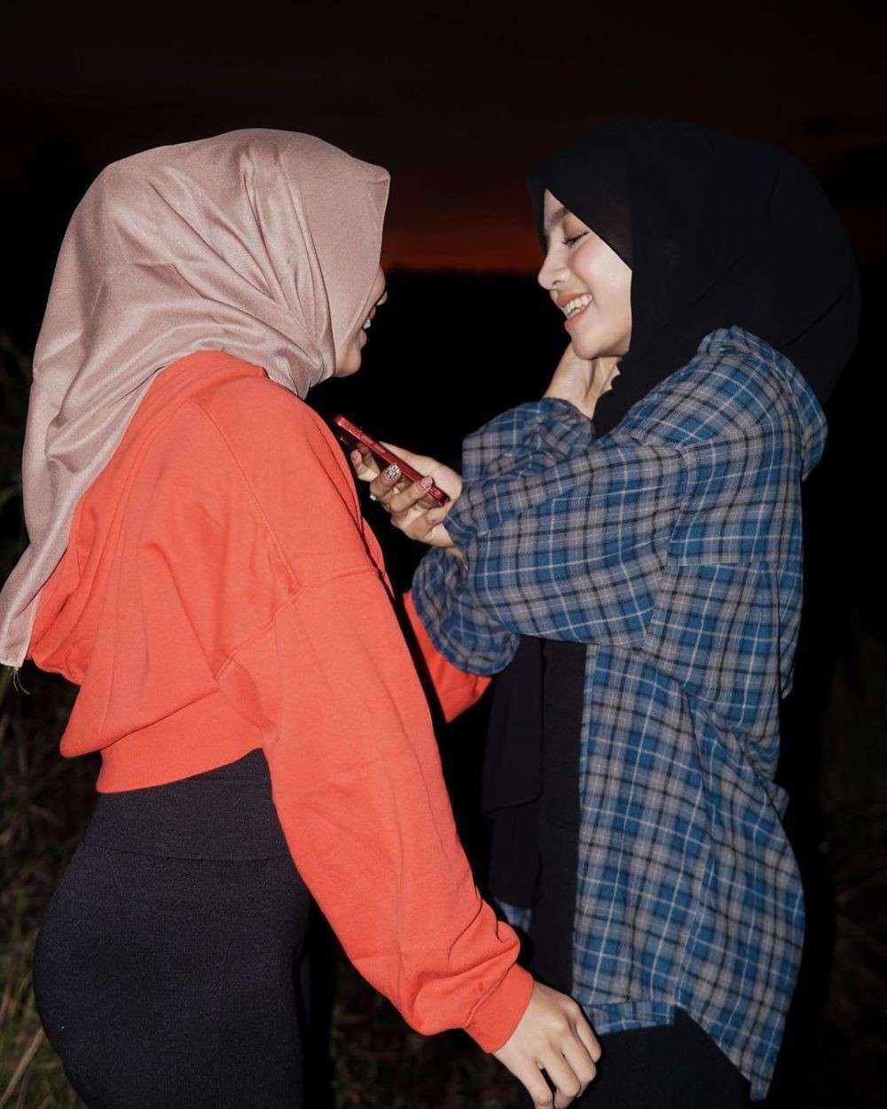 Potret Oklin Fia dan Kembarannya Isna Anggita, Ternyata Sempat Berpisah Bertahun-Tahun