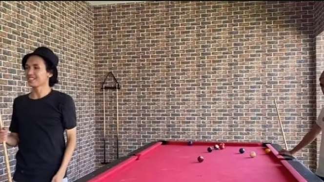 Potret Rumah Mewah Umi Pipik yang Jarang Tersorot, Lokasi Kolam Renangnya Beda dari yang Lain