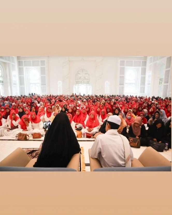 Potret Ummi Pipik Ajak Bilal Ataya Dakwah Bareng, Ganteng Banget Mirip Uje   