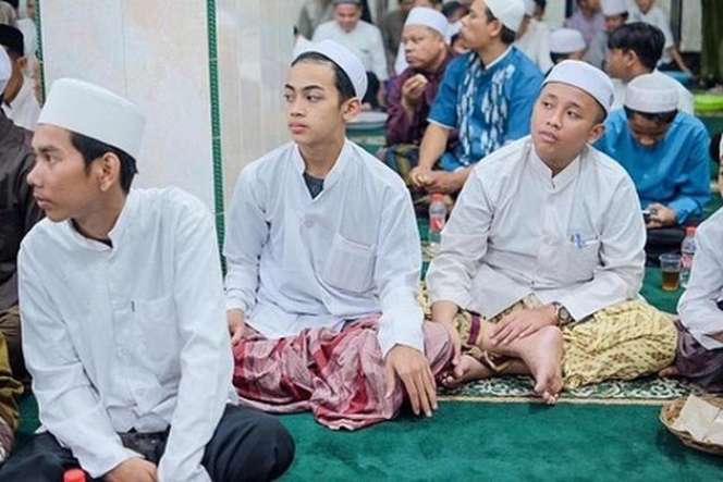 Potret Ummi Pipik Ajak Bilal Ataya Dakwah Bareng, Ganteng Banget Mirip Uje   