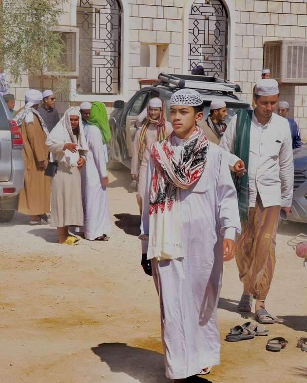 Potret Ummi Pipik Ajak Bilal Ataya Dakwah Bareng, Ganteng Banget Mirip Uje   