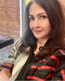Dari Entertaint ke Pegawai Pemerintahan, 7 Artis Ini Jadi Staf di Kementerian, Paling Akhir Berkelas Banget