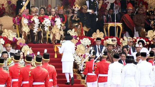 Potret Lilly Indiani Wenda, Paskibraka yang Sepatunya Copot, Pembawa Baki Pertama Dari Papua!