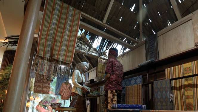 FOTO: Menengok Kekayaan Budaya dan Produk UMKM RI di Pagelaran Sabang Merauke