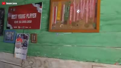 Menikah dengan Putri Anggota DPR, Inilah 9 Potret Rumah Pratama Arhan di Blora sebelum Renovasi, Masih Berdinding Kayu dan Beralas Tanah