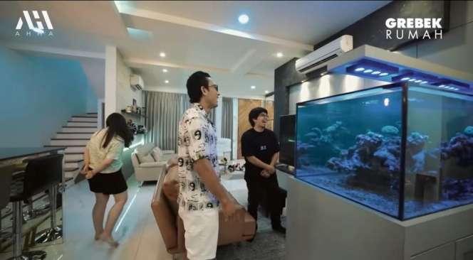 Potret Rumah Mewah Denny Sumargo, Harga Akuariumnya Bikin Kantong Menjerit!