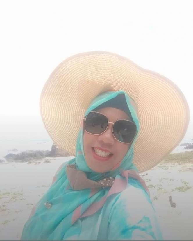 Ogah Dipoligami, Istri Artis Kondang Ini Pilih Cerai, Kini Rela Jual Rumah dan Jadi Penjual Ketupat Sayur
