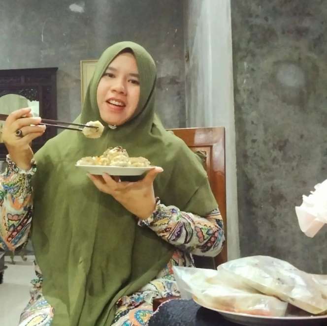Ogah Dipoligami, Istri Artis Kondang Ini Pilih Cerai, Kini Rela Jual Rumah dan Jadi Penjual Ketupat Sayur